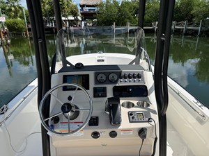 2027 Boston Whaler 210 Montauk 11