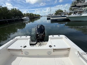 2027 Boston Whaler 210 Montauk 16