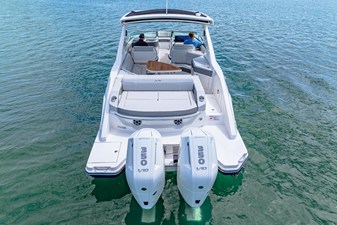 Sea Ray SLX 310 Outboard 10 2026 Sea Ray SLX 310 Outboard 11