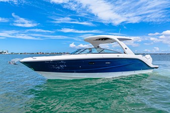 Sea Ray SLX 310 Outboard 13 2026 Sea Ray SLX 310 Outboard 14