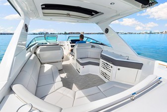 Sea Ray SLX 310 Outboard 30 2026 Sea Ray SLX 310 Outboard 31