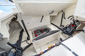Sea Ray SLX 310 Outboard 48 2026 Sea Ray SLX 310 Outboard 49