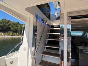 Sea Ray FLY 520 24 2018 Sea Ray FLY 520 25