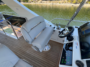 Sea Ray FLY 520 36 2018 Sea Ray FLY 520 37