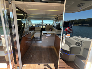 Sea Ray FLY 520 50 2018 Sea Ray FLY 520 51