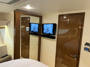 Sea Ray FLY 520 79 2018 Sea Ray FLY 520 80