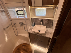 Sea Ray FLY 520 82 2018 Sea Ray FLY 520 83