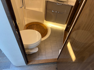 Sea Ray FLY 520 85 2018 Sea Ray FLY 520 86
