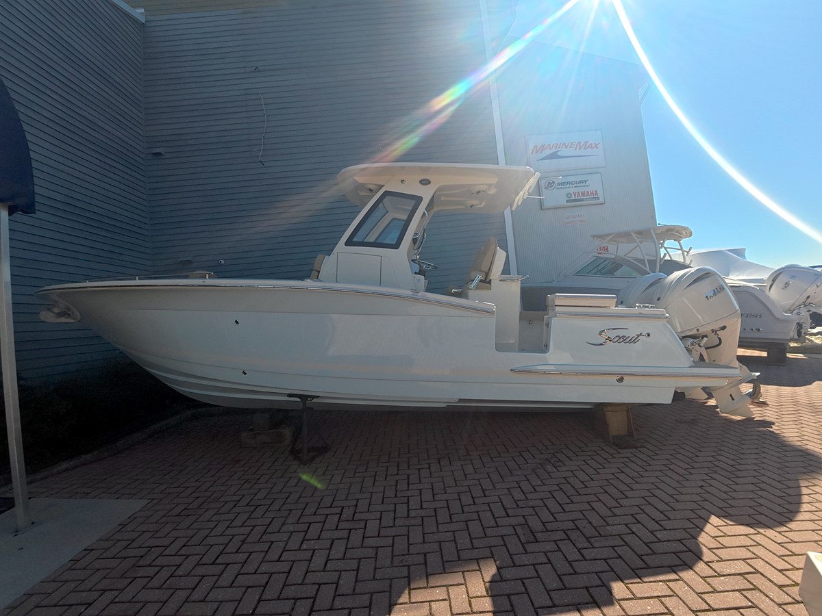 2027 Scout 260 LXF 28