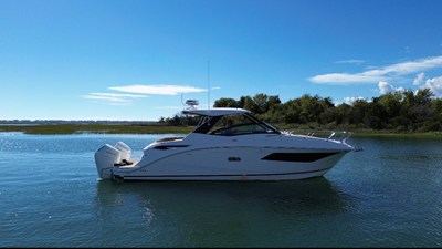 Sea Ray Sundancer 320 Outboard 5 2025 Sea Ray Sundancer 320 Outboard 6