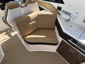 Sea Ray Sundancer 320 Outboard 10 2025 Sea Ray Sundancer 320 Outboard 11