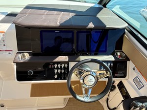 Sea Ray Sundancer 320 Outboard 16 2025 Sea Ray Sundancer 320 Outboard 17