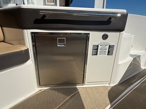 Sea Ray Sundancer 320 Outboard 27 2025 Sea Ray Sundancer 320 Outboard 28