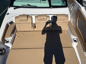 Sea Ray Sundancer 320 Outboard 34 2025 Sea Ray Sundancer 320 Outboard 35