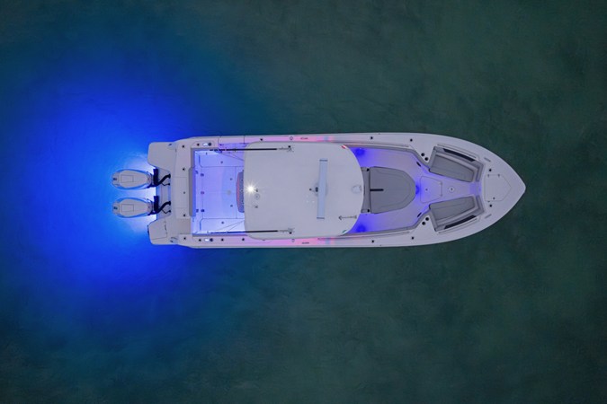 2027 Boston Whaler 330 Outrage 6