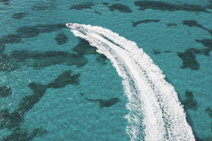2027 Boston Whaler 330 Outrage 10