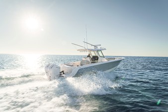 Boston Whaler 330 Outrage 12 2027 Boston Whaler 330 Outrage 13