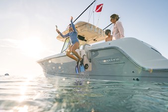 Boston Whaler 330 Outrage 36 2027 Boston Whaler 330 Outrage 37