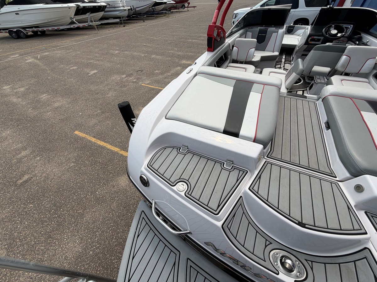 2013 Nautique Super Air Nautique 230 8