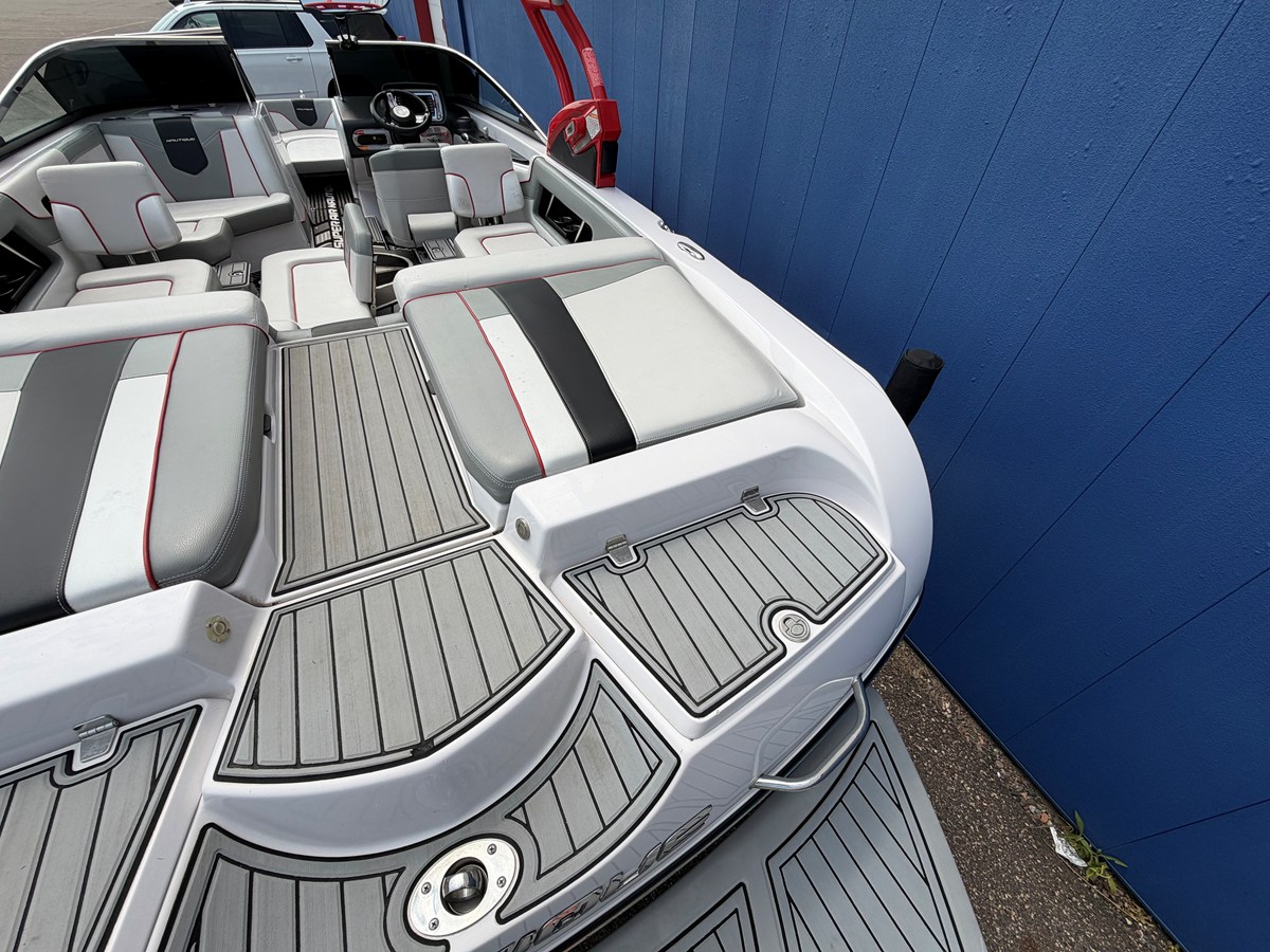 2013 Nautique Super Air Nautique 230 10