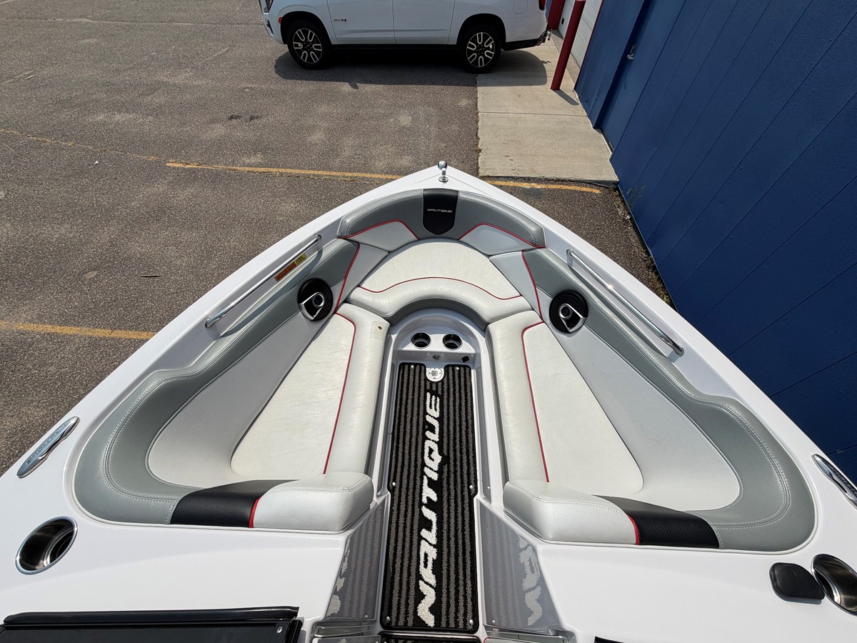 2013 Nautique Super Air Nautique 230 38