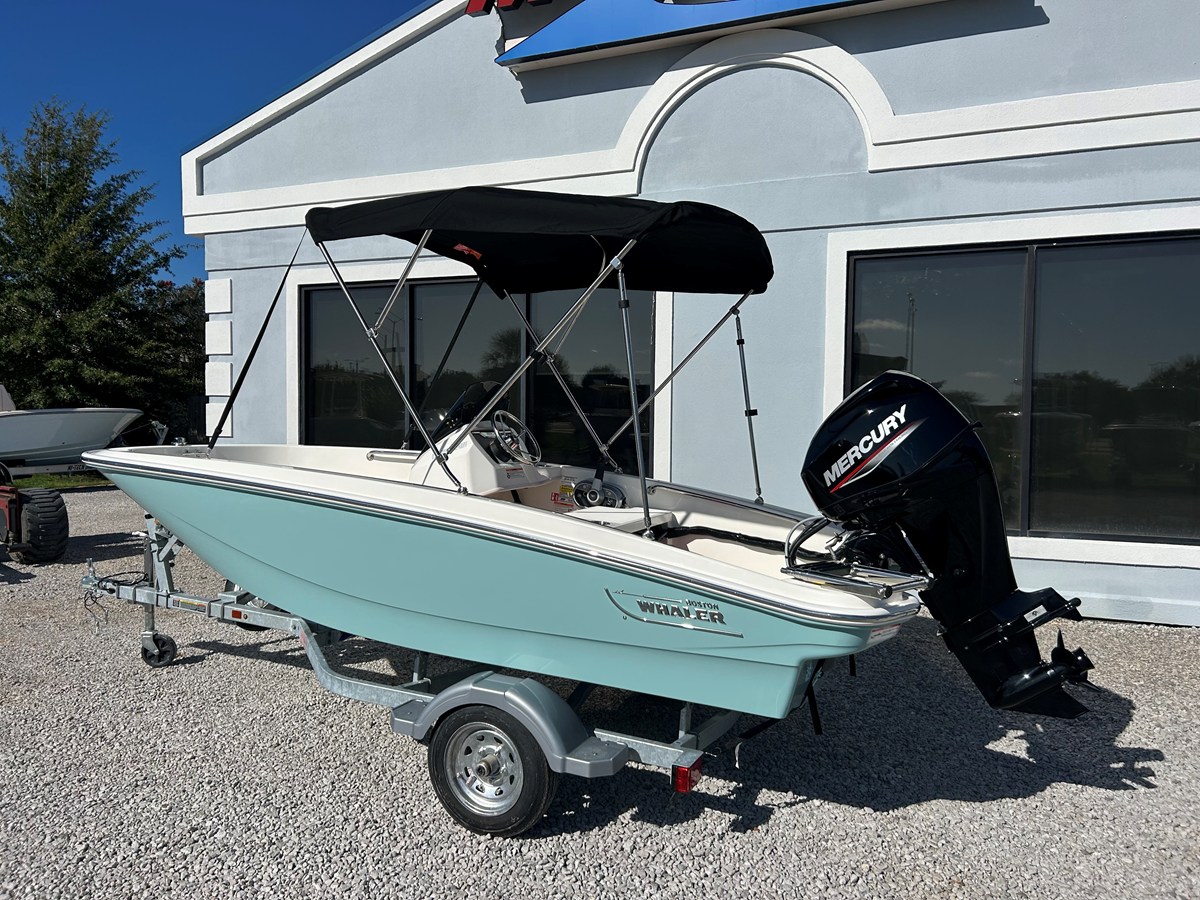 2027 Boston Whaler 130 Super Sport 5