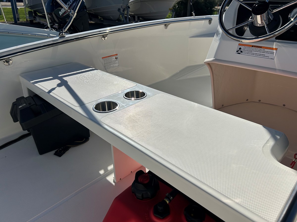 2027 Boston Whaler 130 Super Sport 10