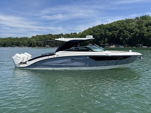 Sea Ray SLX 360 OUTBOARD 0 2026 Sea Ray SLX 360 OUTBOARD 1