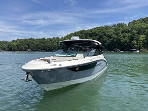 Sea Ray SLX 360 OUTBOARD 3 2026 Sea Ray SLX 360 OUTBOARD 4