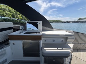 Sea Ray SLX 360 OUTBOARD 13 2026 Sea Ray SLX 360 OUTBOARD 14