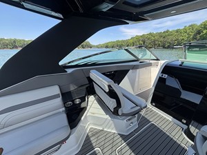 Sea Ray SLX 360 OUTBOARD 14 2026 Sea Ray SLX 360 OUTBOARD 15