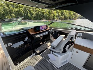 Sea Ray SLX 360 OUTBOARD 15 2026 Sea Ray SLX 360 OUTBOARD 16