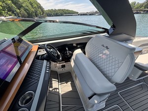 Sea Ray SLX 360 OUTBOARD 16 2026 Sea Ray SLX 360 OUTBOARD 17