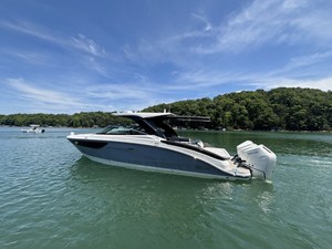 Sea Ray SLX 360 OUTBOARD 33 2026 Sea Ray SLX 360 OUTBOARD 34