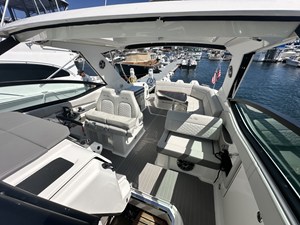 Sea Ray 320 SUNDANCER OB 13 2023 Sea Ray 320 SUNDANCER OB 14