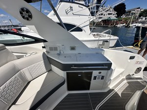 Sea Ray 320 SUNDANCER OB 16 2023 Sea Ray 320 SUNDANCER OB 17