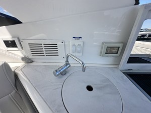 Sea Ray 320 SUNDANCER OB 17 2023 Sea Ray 320 SUNDANCER OB 18