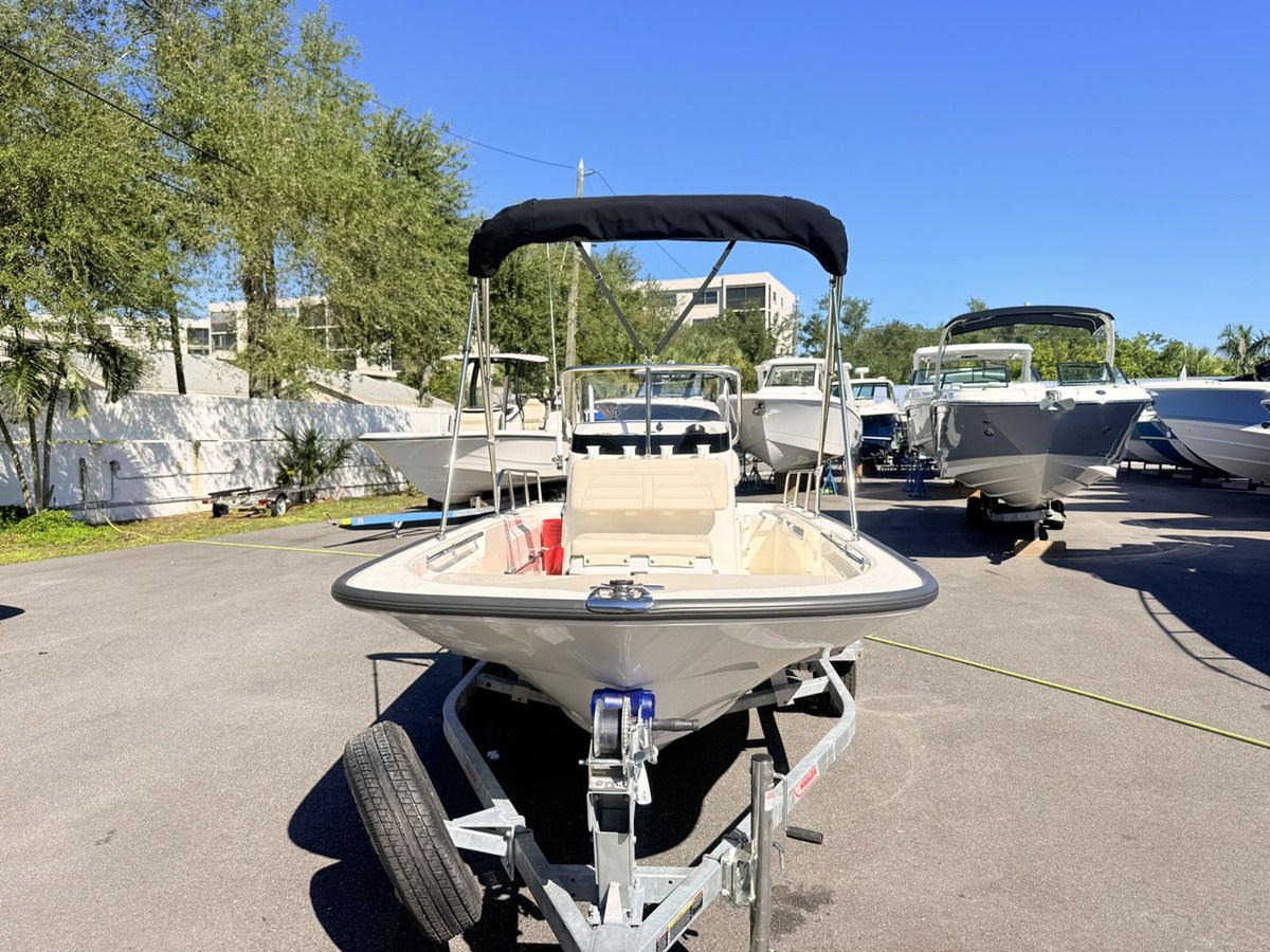 2027 Boston Whaler 150 Montauk 10