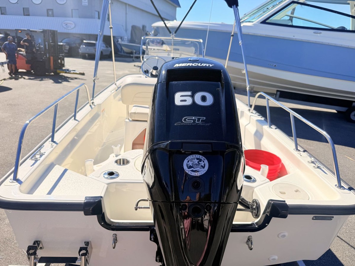 2027 Boston Whaler 150 Montauk 15