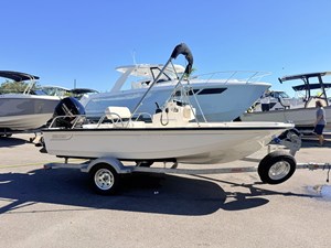 Boston Whaler 150 Montauk 0 2027 Boston Whaler 150 Montauk 1