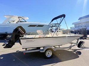 Boston Whaler 150 Montauk 2 2027 Boston Whaler 150 Montauk 3