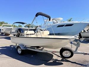 2027 Boston Whaler 150 Montauk 12