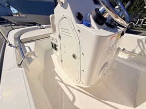 2027 Boston Whaler 150 Montauk 25