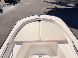 2027 Boston Whaler 150 Montauk 33