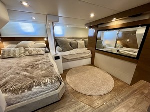 Cruisers Yachts 45 CANTIUS 23 2017 Cruisers Yachts 45 CANTIUS 24