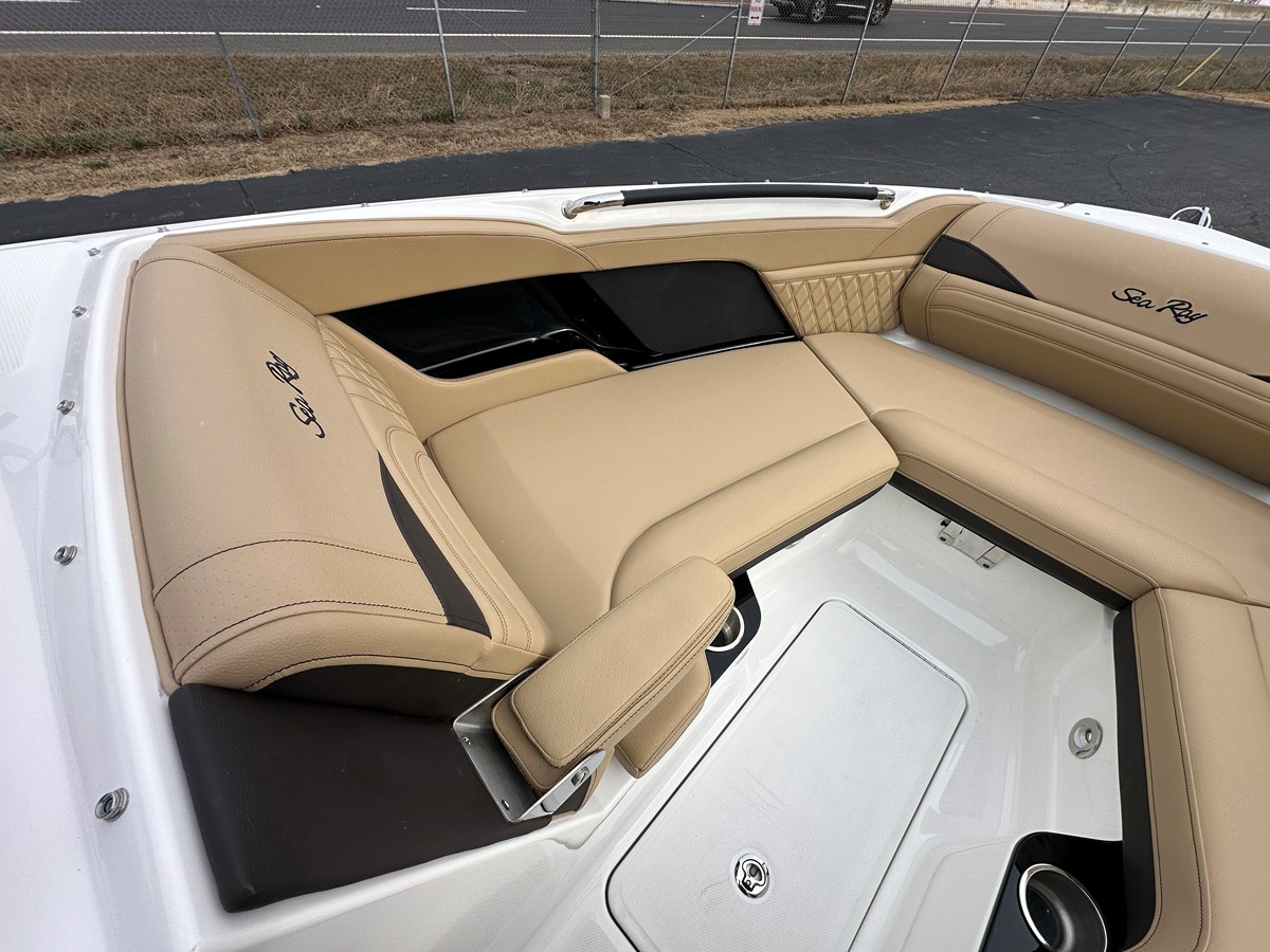 2026 Sea Ray SLX 280 8