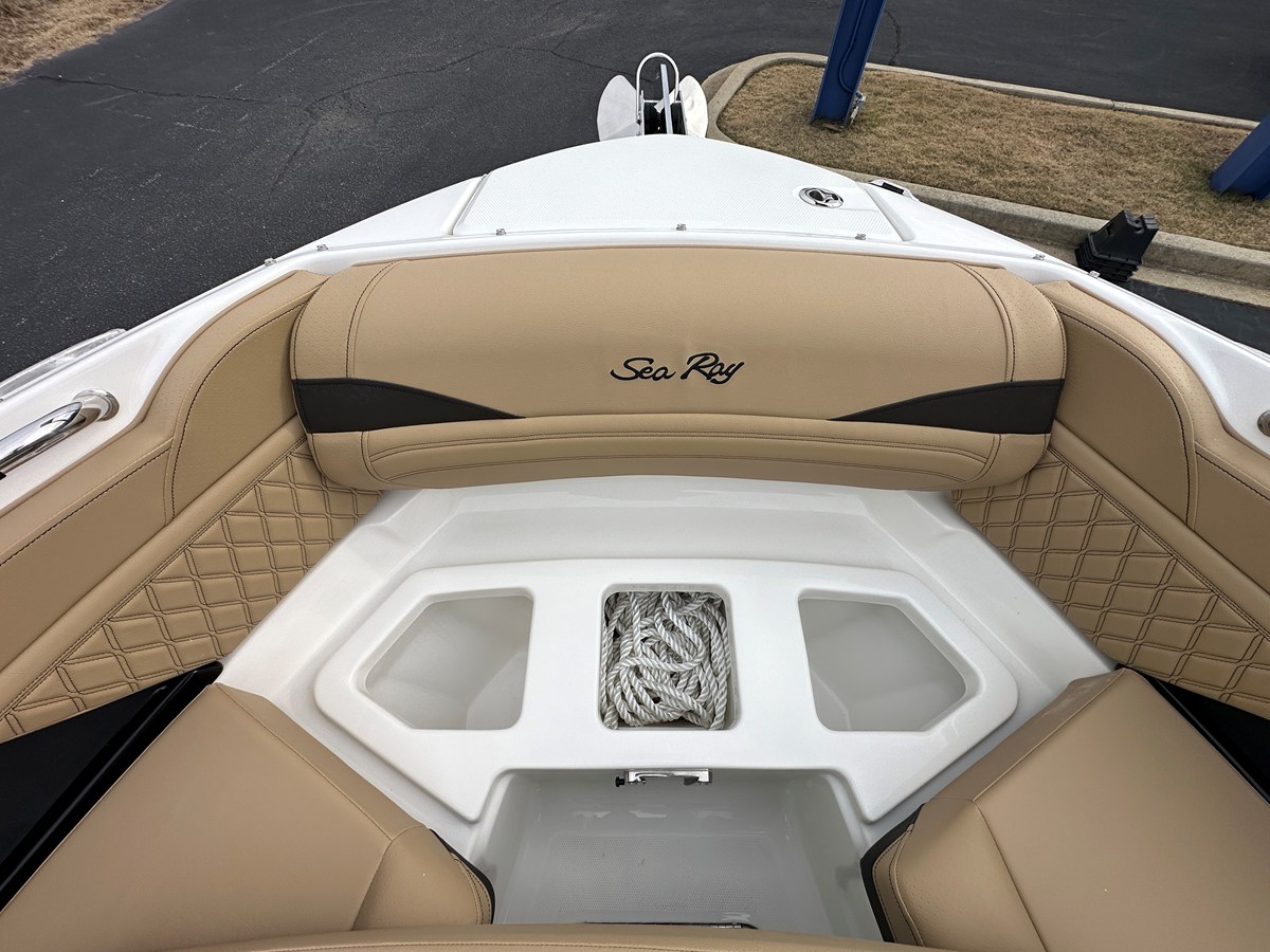 2026 Sea Ray SLX 280 11