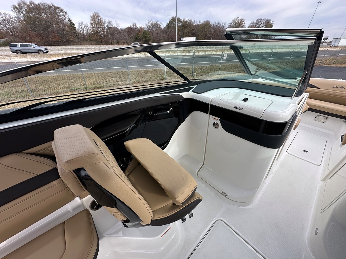 2026 Sea Ray SLX 280 14