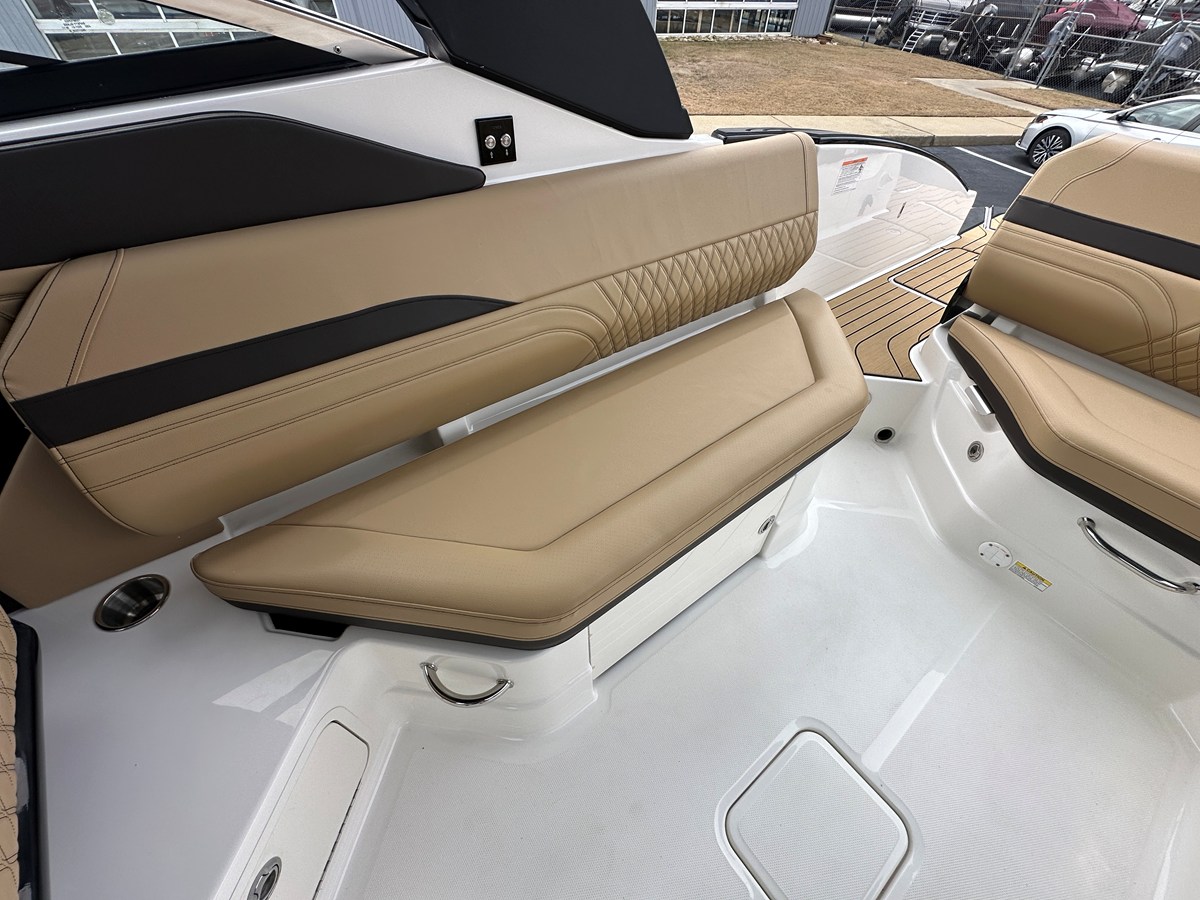 2026 Sea Ray SLX 280 19