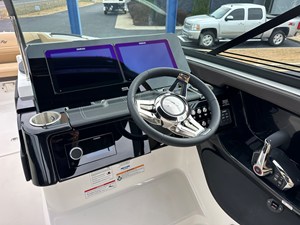 2026 Sea Ray SLX 280 17